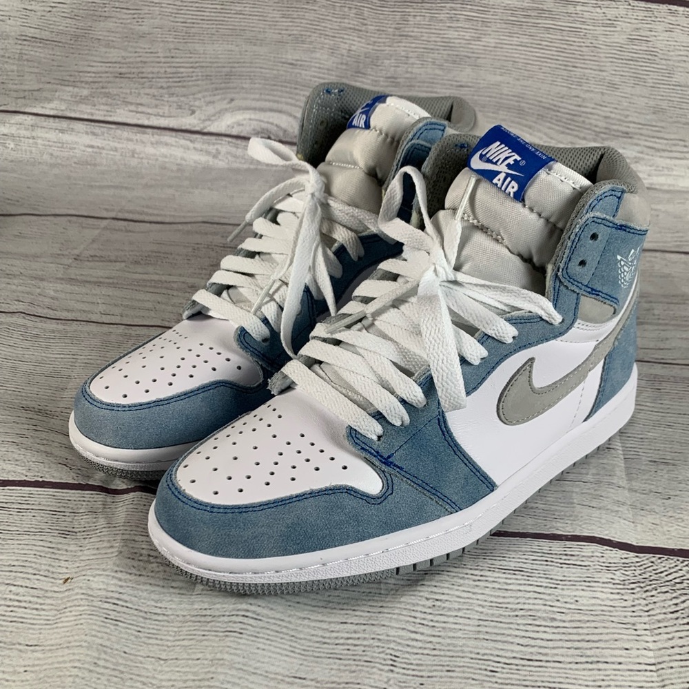 New Mens 7 Womens 8.5 Jordan 1 Hyper
